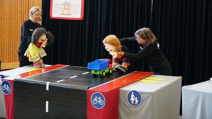 Die Sichtbarkeit im Straßenverkehr ist ein wichtiger Faktor für die Sicherheit auf dem Schulweg