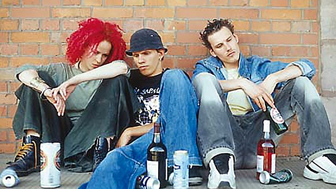 2011_0100_01 Die Clique ist für manche Jugendliche der einzige Halt.