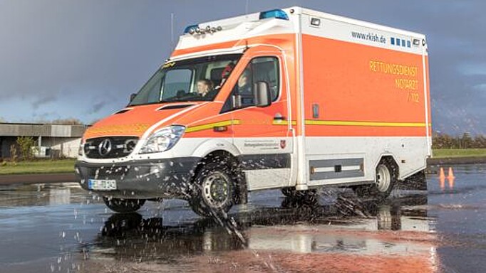 2020_0107_02 Die Fahrt zum EInsatzort birgt stets ein hohes Risiko