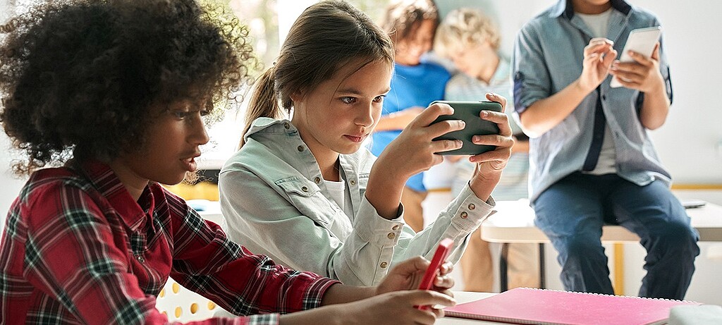 Sollten Smartphones in der Schule verboten werden?