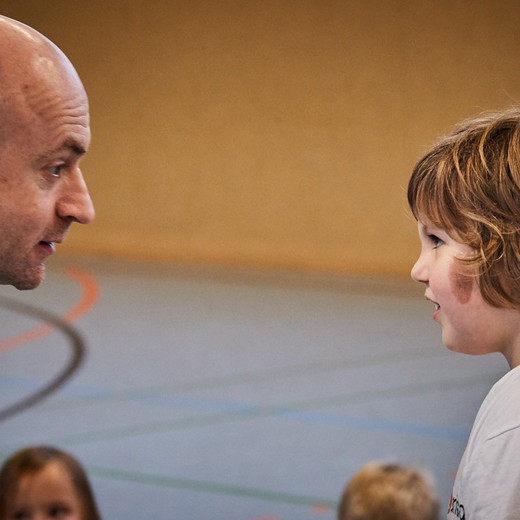Respect-Coach Oliver Henneke ist auf die Arbeit in Grundschulen spezialisiert