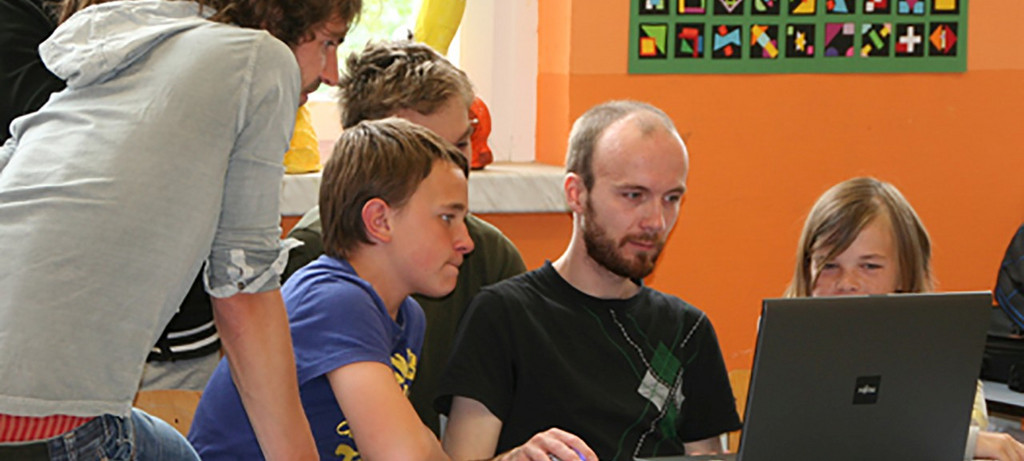 Der „Arbeitskreis Suchtprävention“ bei einem Workshop in einer Greifswalder Realschule