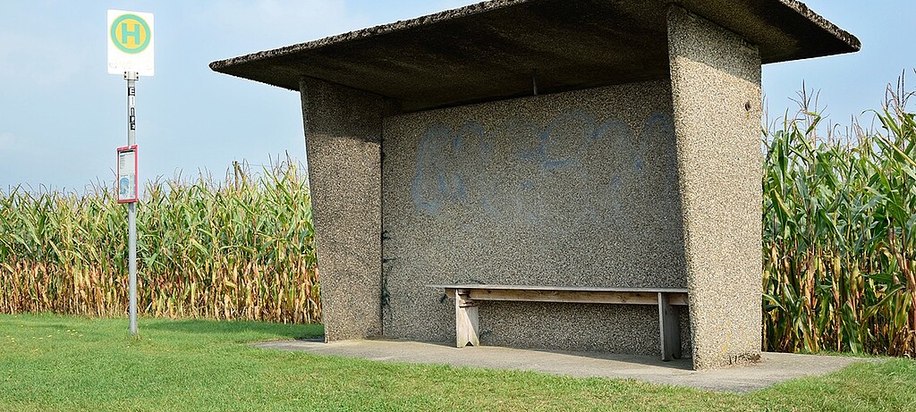 Keine Beleuchtung und schlecht einsehbar: Dieses Wartehaus entspricht nicht den Richtlinien der städtebaulichen Kriminalprävention