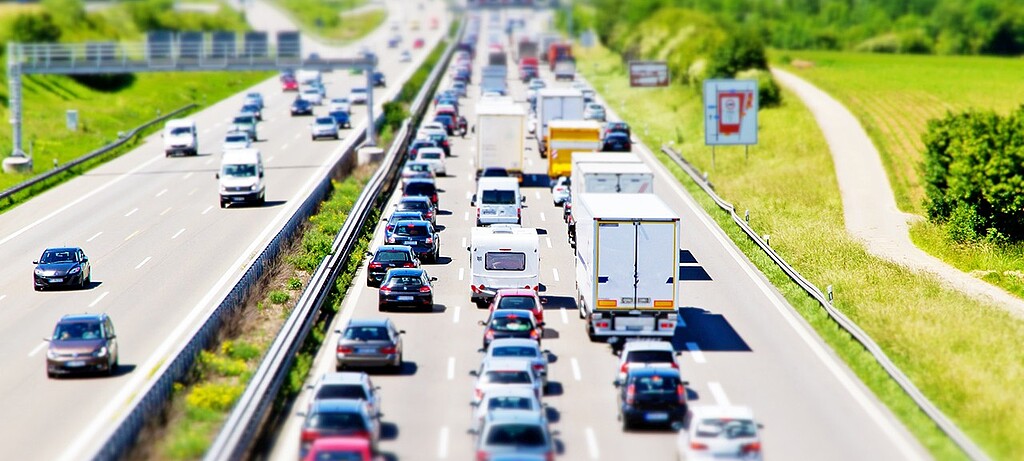 2021_0050_01 2020 starben in Deutschland 2.027 Menschen bei Verkehrsunfällen