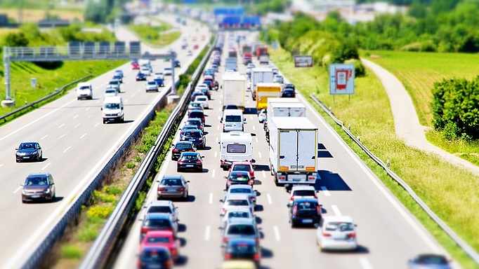 2020 starben in Deutschland 2.027 Menschen bei Verkehrsunfällen