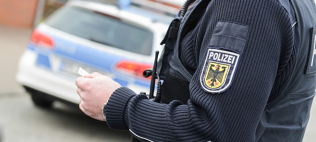 2018_0141_01 Bei Personenkontrollen geht die Polizei Verdachtsmomenten nach