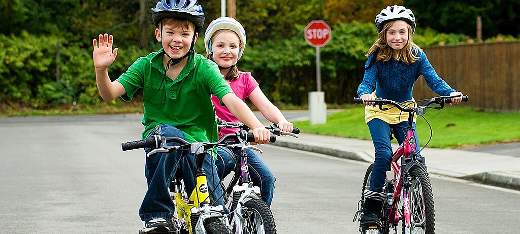 Bei der Radfahrprüfung können die Kinder zeigen, wie sicher sie schon sind