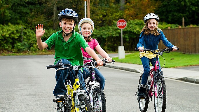 2018_0104_01 Bei der Radfahrprüfung können die Kinder zeigen, wie sicher sie schon sind
