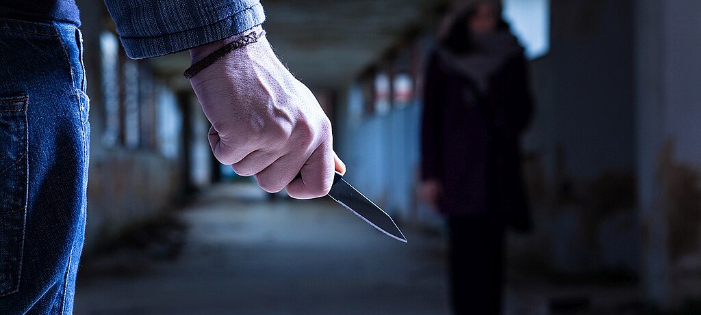 Gefährliche Situationen richtig einschätzen und auf Täter so reagieren, dass sich Gewaltsituationen wohlmöglich gar nicht erst aufschaukeln, das kann man lernen.
