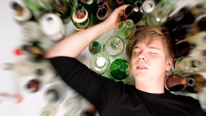 „HaLT“ richtet sich an Kinder und Jugendliche mit riskantem Alkoholkonsum.