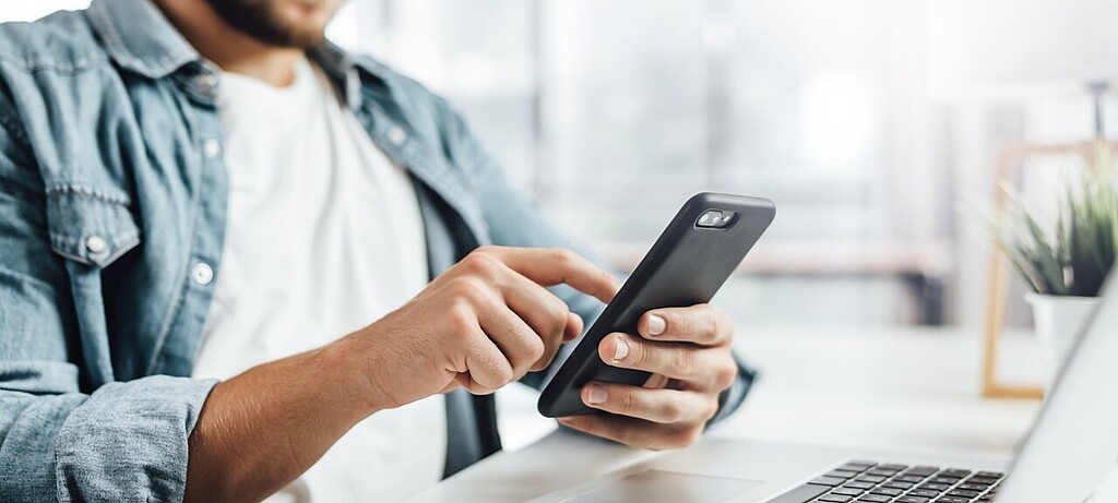 Bankaufträge können mit dem Smartphone freigegeben werden