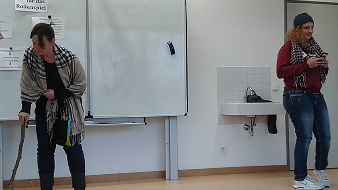 2017_0059_01 Und Action: Im Rahmen eines Rollenspiels wird Konfliktlösung geübt