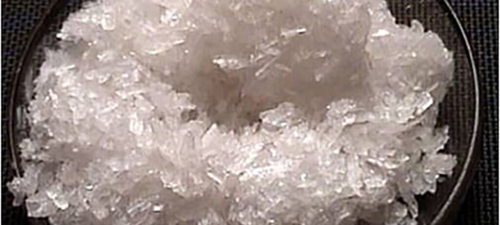 2012_0076_01 Methamphetamin-Kristalle ähneln grobem Meersalz