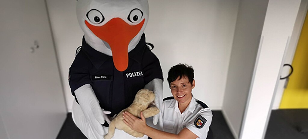 Polizeimöwe Klara ist die Sympathiefigur der Landespolizei Mecklenburg-Vorpommern.