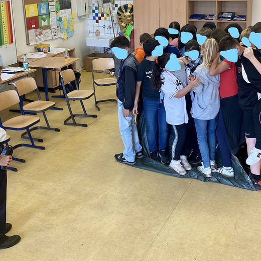 Die Workshops stärken Kinder spielerisch in Selbstbewusstsein, Selbstbehauptung und sicherem Verhalten