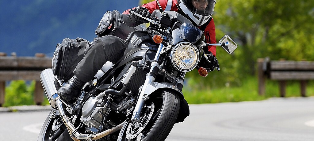 2011_0261_01 Sommerzeit ist Motorradzeit