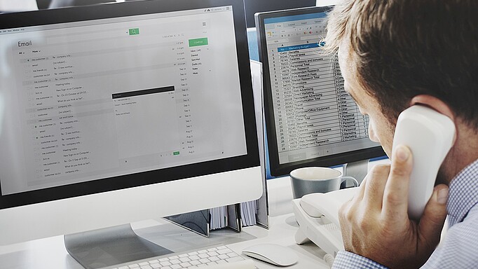 Die Betrüger geben ihre Bestellungen unter einer falschen Mail-Adresse auf