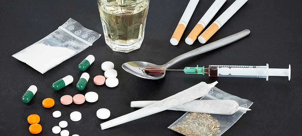 2021_0042_01 Zigaretten, Alkohol, Drogen – wie gehen 12- bis 25-Jährige damit um?