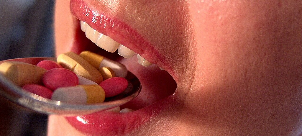 2021_0058_01 Abhängig machen vor allem Schlaf-, Beruhigungs- und Schmerzmittel