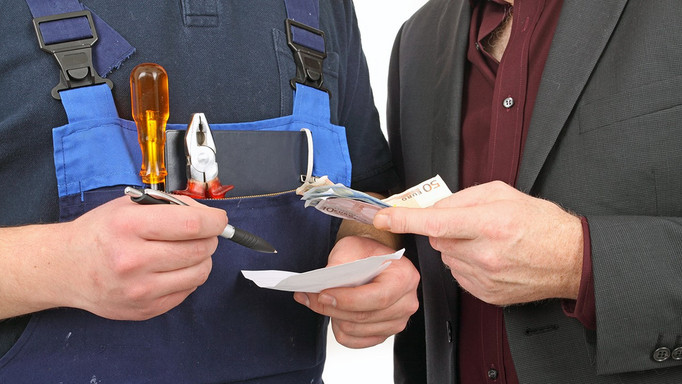 Unseriöse Handwerker wollen meist bar bezahlt werden