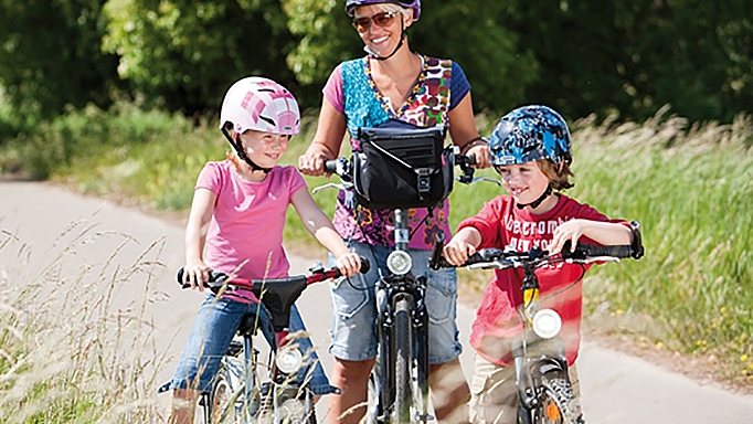 Ein Familienausflug mit Rädern macht gerade im Sommer viel Spaß