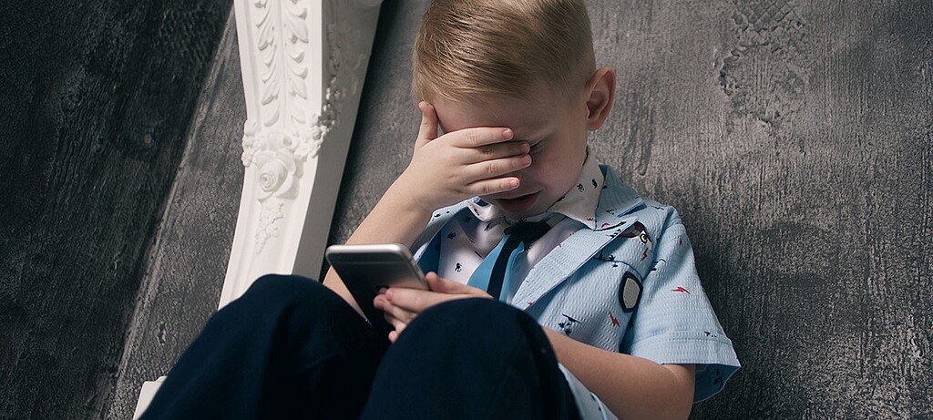 Auch außerhalb der Schule macht Cybermobbing Betroffenen das Leben schwer