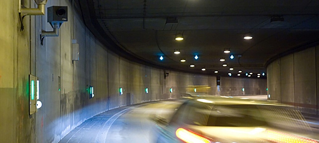 2021_0035_01 Verkehrssicherheit-Traffipax im Britzer Tunnel in Berlin