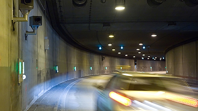 2021_0035_01 Verkehrssicherheit-Traffipax im Britzer Tunnel in Berlin