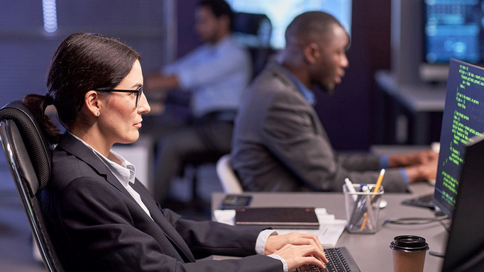 Sicherheitsrisiko Mensch beim Einbruchschutzmaßnahmen Im Alltagsstress wird IT-Sicherheit oft vernachlässigt