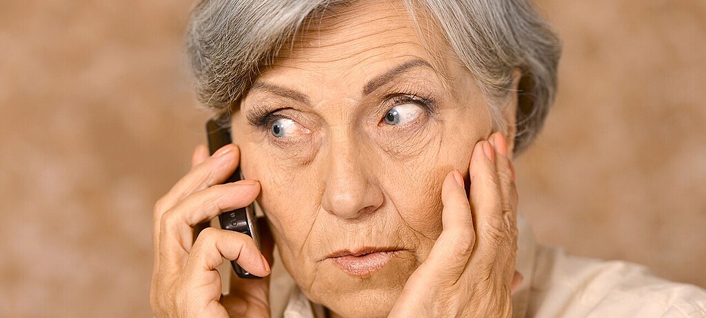 2015_0089_02 Viele Anrufer nutzen die Gutgläubigkeit von älteren Menschen aus