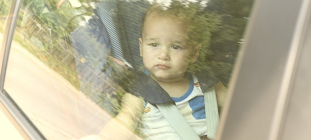 Kinder sollten auf keinen Fall alleine im Auto bleiben