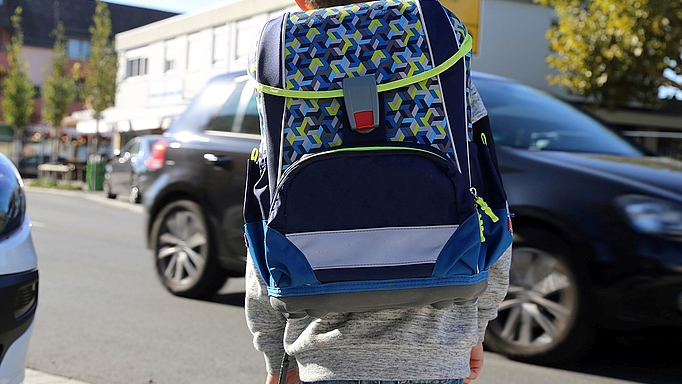 Ab dem Grundschulalter gehen viele Kinder eigenständig zu Schule
