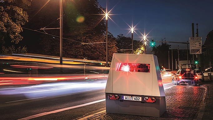 2019_0101_01 Zwei semistationäre, autark arbeitende Radargeräte sorgen in Berlin für mehr Verkehrssicherheit