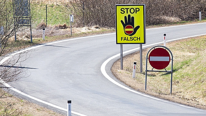 2021_0025_01 Klare Warnschilder können Falschfahrten verringern