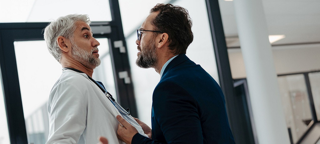 Ärzte und medizinisches Personal sind nahezu täglich Gewalt ausgesetzt