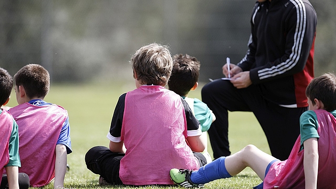 2011_0101_01 Für viele Kinder sind ihre Trainer große Vorbilder.